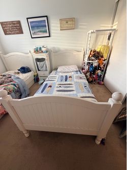 Pottery Barn White Kids Twin Bed plus trundle