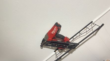 Milwaukee m18 fuel finisher nailer