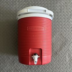 Rubbermaid 2 Gallon Water cooler Jug 