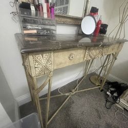 Desk/vanity/table