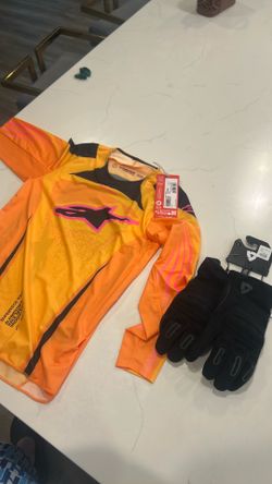 $30 cost $50 brand new never worn kids youth Large Alpinestars race ware