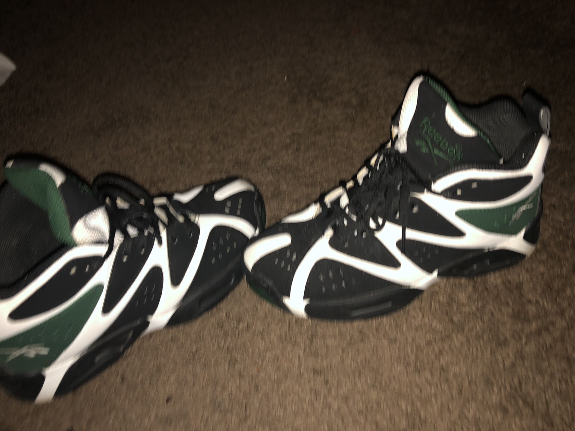 Fairly Used Great upkeep Green,Black, and White Kamikaze’s Size 5.5