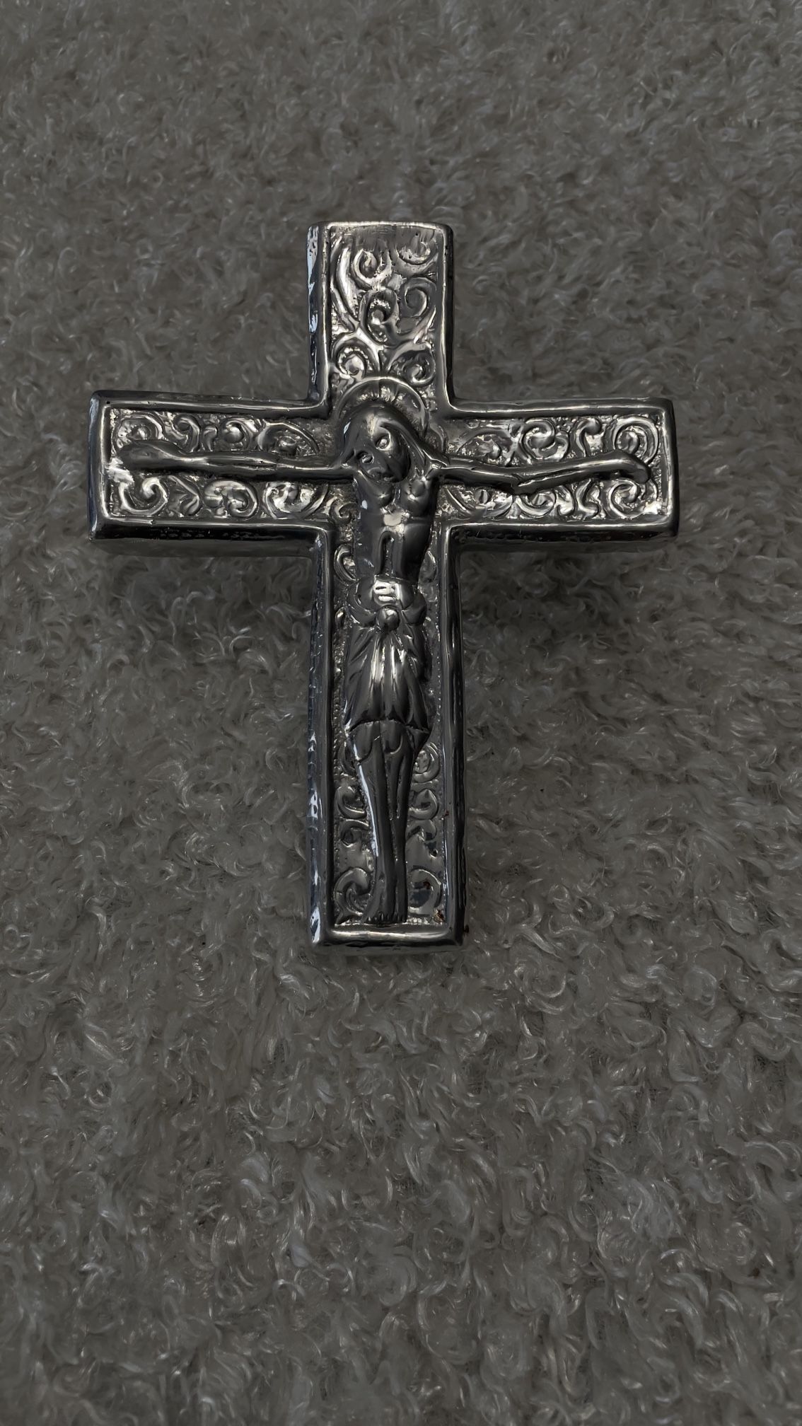 Vintage Religious Silver Toned Lace Engraved Cross for hanging on the wall.