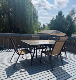 Outdoor Patio Dining Set – 4 Chairs + Rectangular Table – Excellent Condition