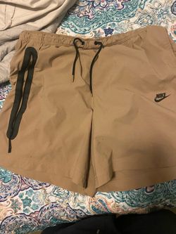 Nike tech shorts XL light brown