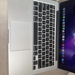 2015 Apple Macbook Pro 13" - i5 2.7GHZ 8GB 256GB - OS Monterey  And  2017 iPad  Pro 64 GB WiFi Only 