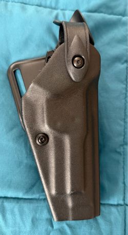 Beretta 92 right hand safariland holster