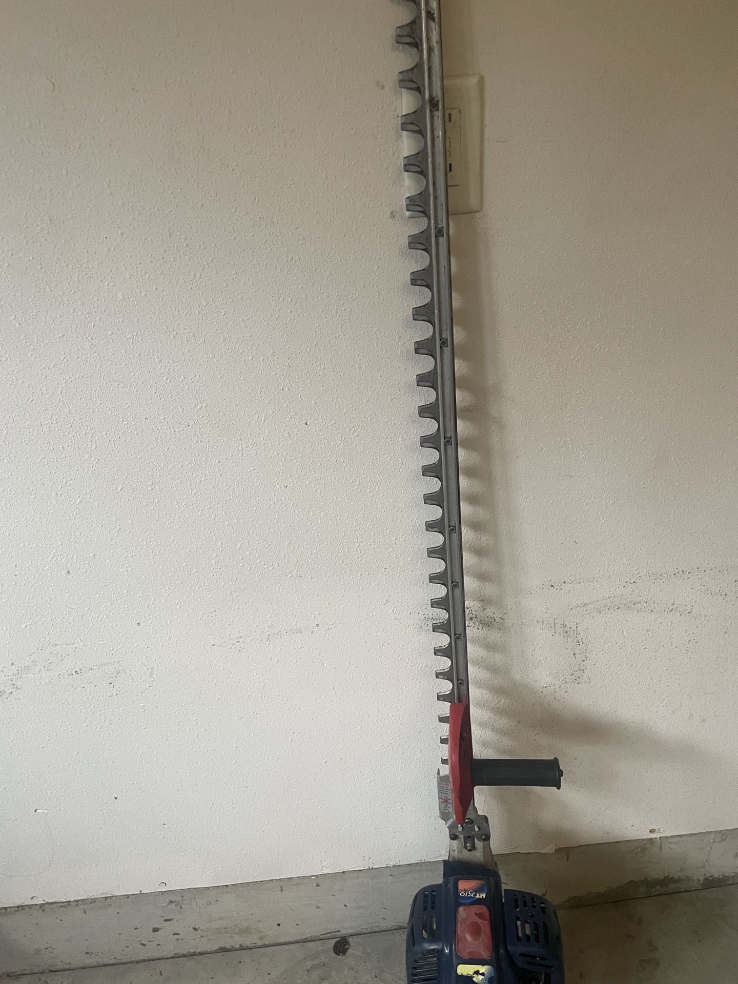 Shindaiwa Hedge Trimmer