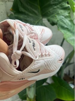 Women’s Nike Air Max 270 pink