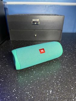 JBL Flip 5 Portable Bluetooth Speaker – Teal
