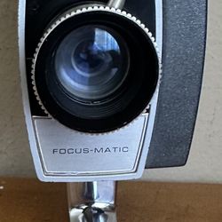 Vintage Bell & Howell Model 435 Focus-Matic Auto Load Handheld 8mm Movie Camera