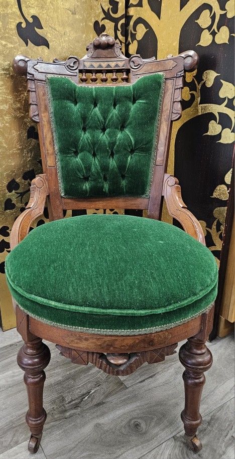 Antique Victorian Carved Walnut Parlor Bedroom Chair