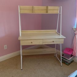 Kids desk 