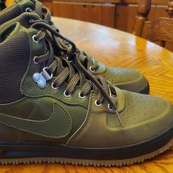 Green Air Force  1 Like New 