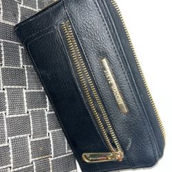 Steve Madden wallet use