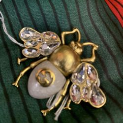 Gucci Queen Bee Signature Pin In Original Box