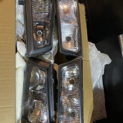 03-07 Chevy Cat Eyes Headlight