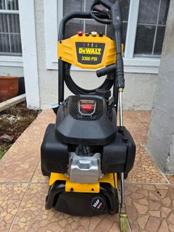 PRESSURE WASHER POWERED BY HONDA GCV200 GAS ENGINE WITH 3300 PSI AT 2.5 GPM