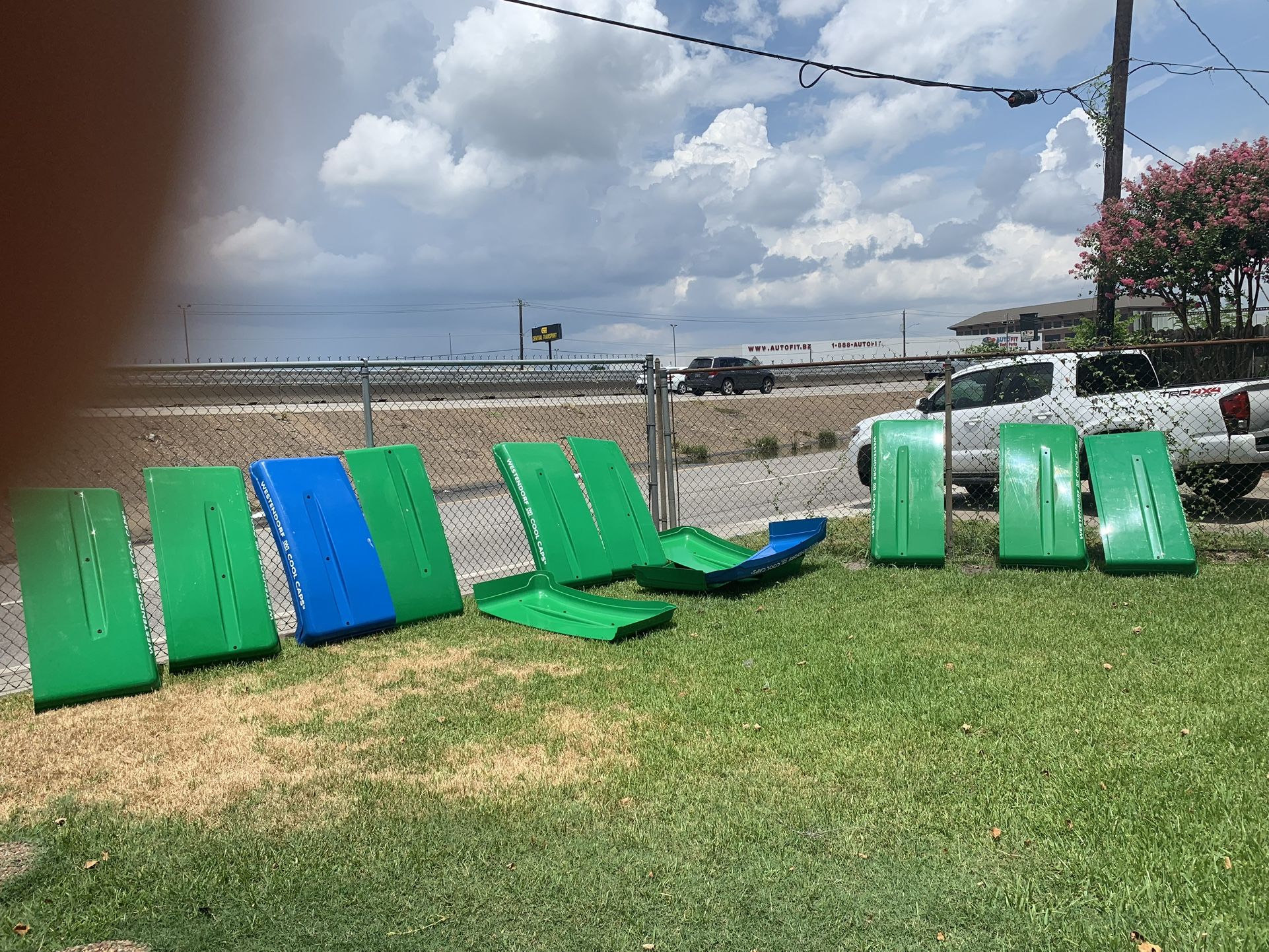 Tractor Tops No Assembly Kit(like Screws etc)