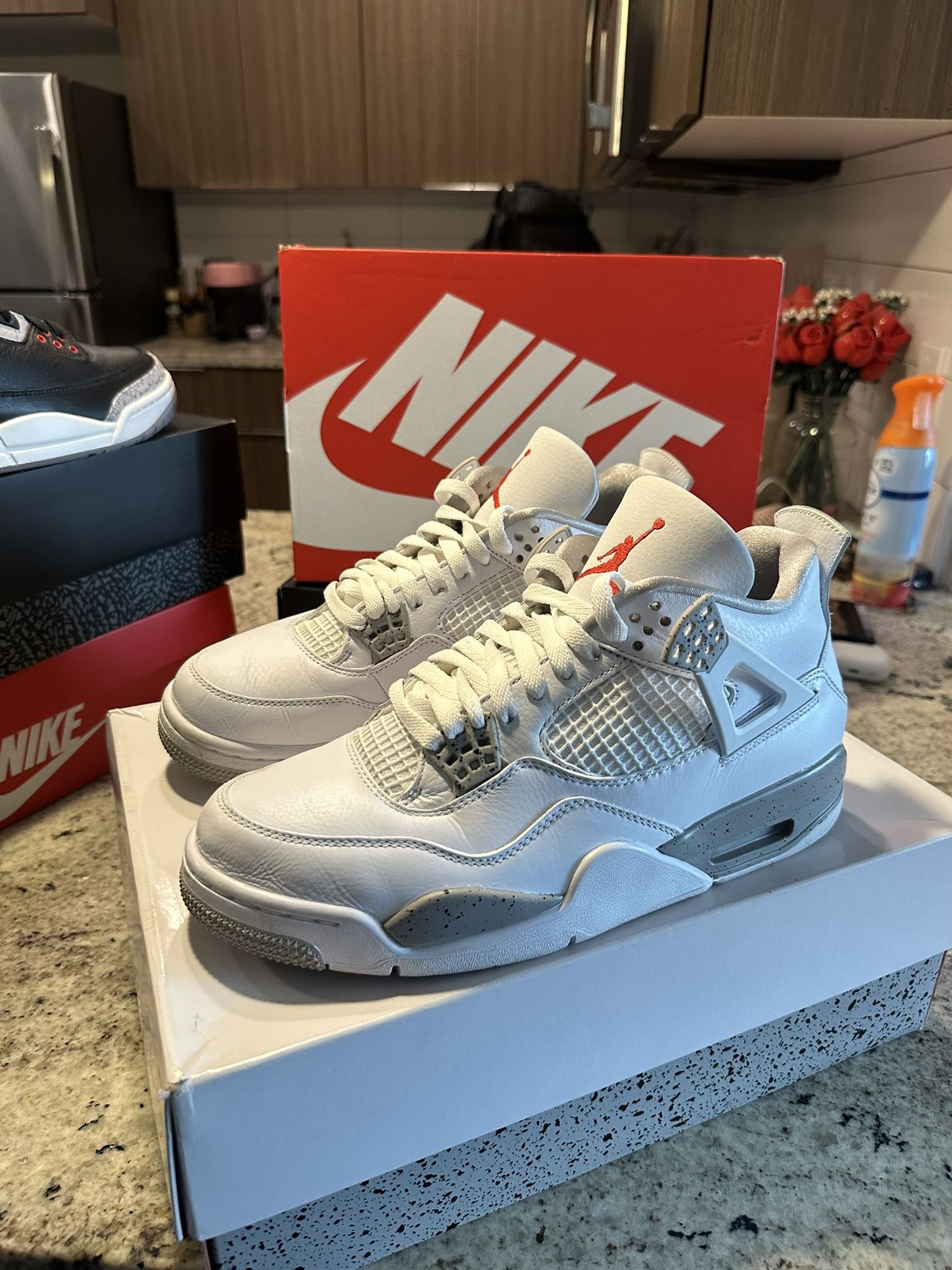 Air Jordan 4 Retro ‘White Oreo ‘ 