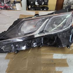 2018 - 2022 Toyota camry left headlight