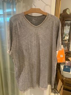 Tommy Bahama Men’s Gray V-Neck T-Shirt Size XL