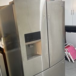 Frigidaire Fridge 