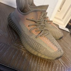 yeezy’s size 8