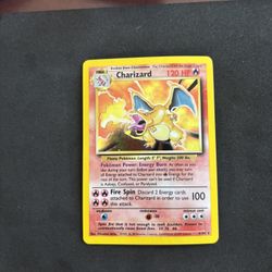 Pokemon Charizard Base Set LP+ - NM
