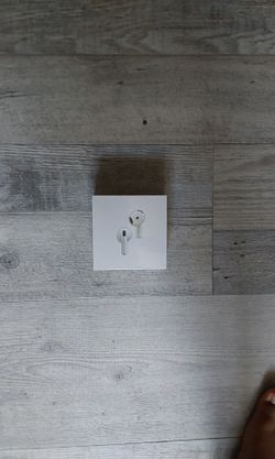 Apple AirPods 4 with Active Noise Cancellation White – $55