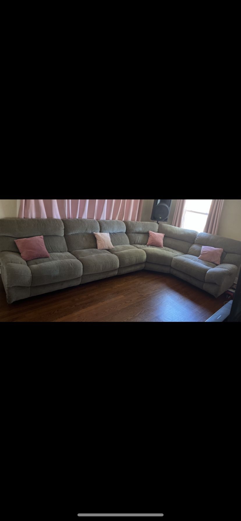 3 Piece Sectional Sofa. 3 Recliners. 