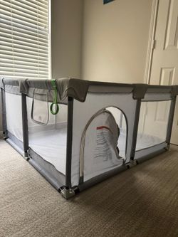 Baby playpen