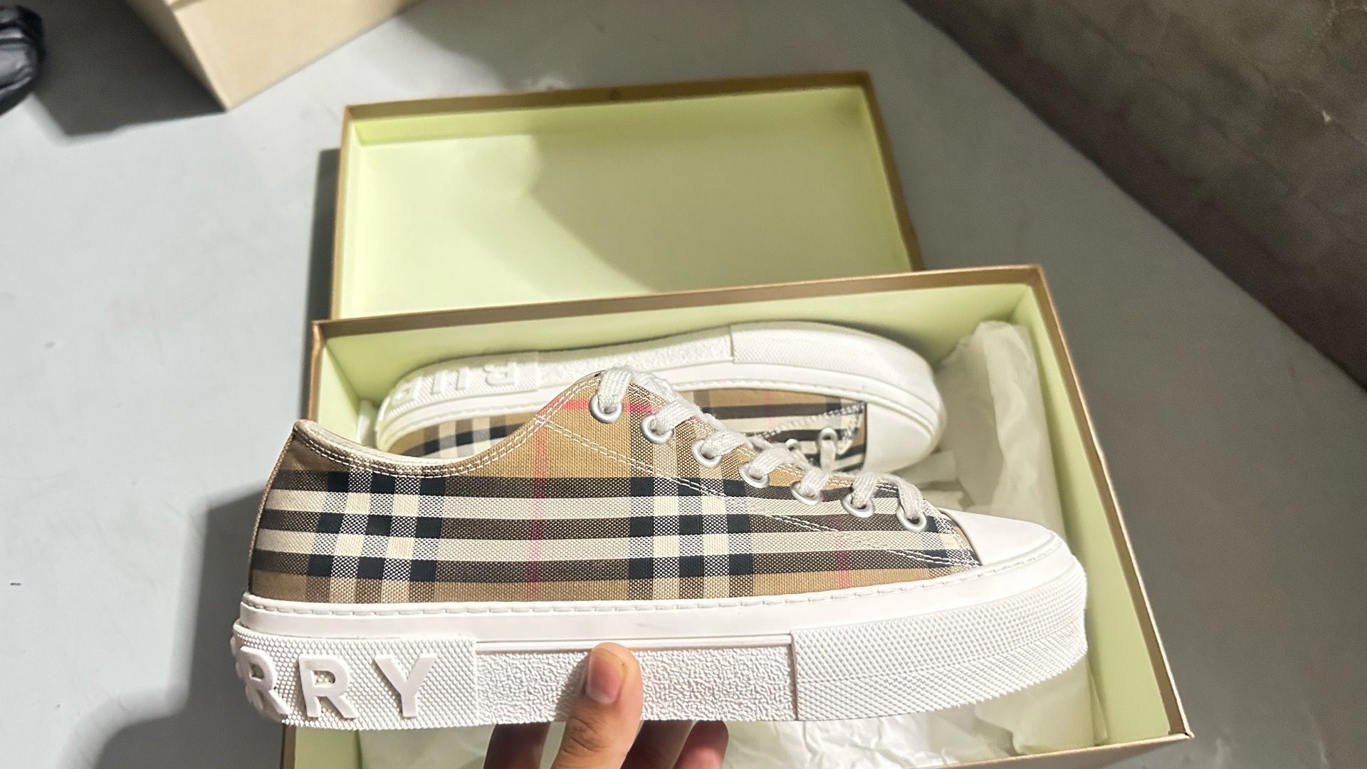 Burberry shoes