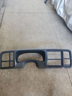 2003-2006 GM Trucks Front Dash Bezel Black Radio/Speedo/Heat/AC Controller Bezel