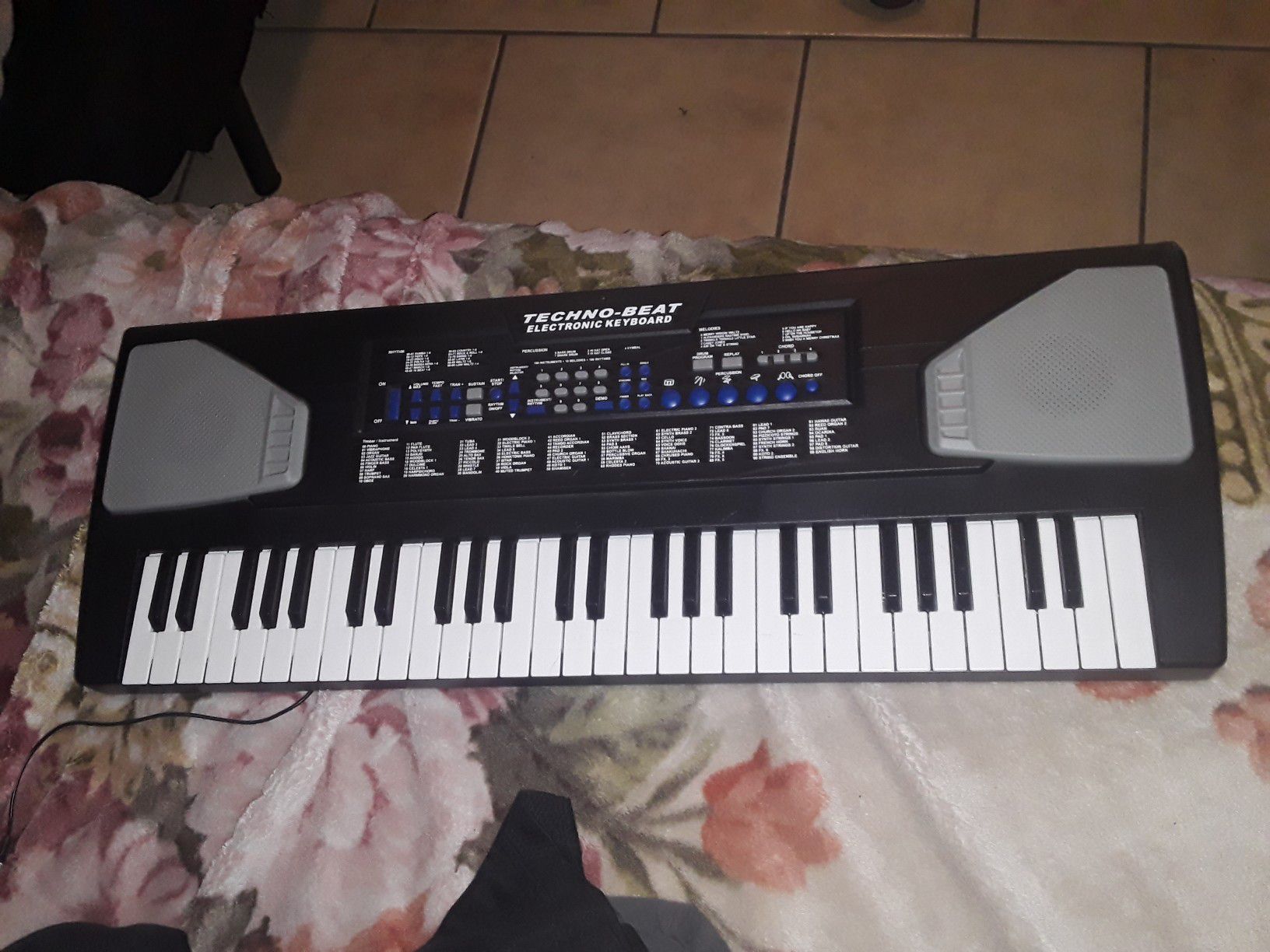 Manley Techno Beat 54 Key Electronic Keyboard 100 Instruments Rhythms Melodies