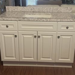 Bathroom Vanity With Sink and Backsplash.48in