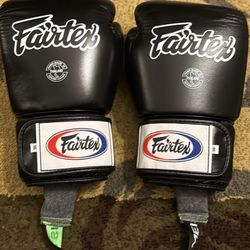 Fairtex BGV1 Muay Thai Boxing Training Sparring Gloves Black 16oz