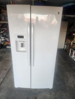 GE Refrigerator 