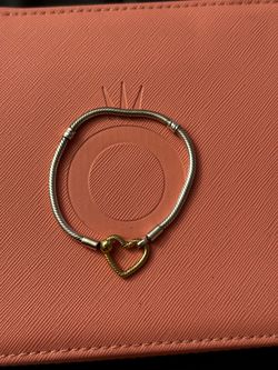 100% Authentic Pandora Moments Heart Closure Bracelet