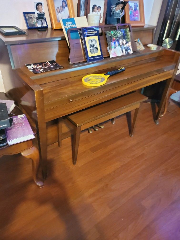 Free Piano