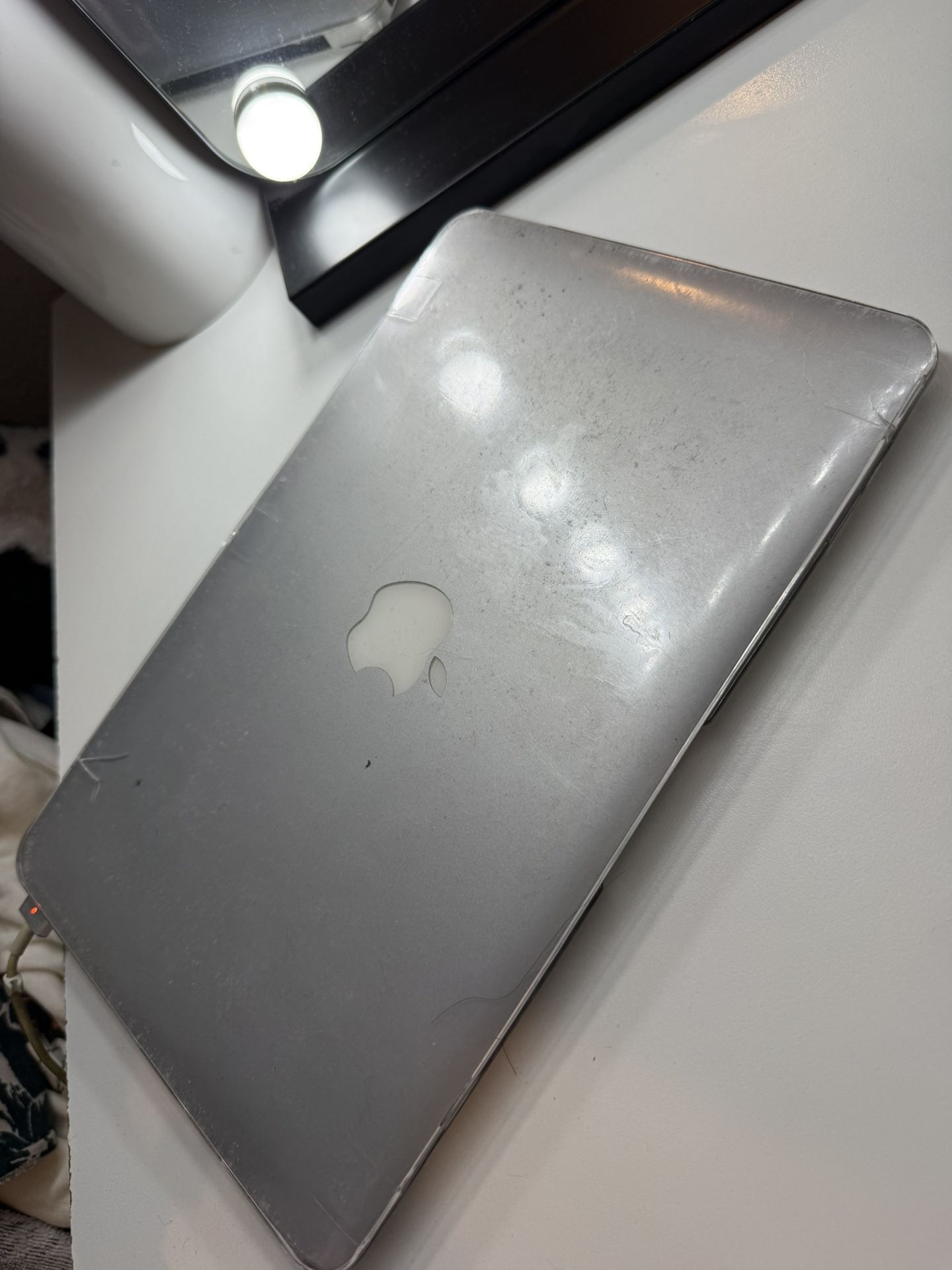 Mac Book