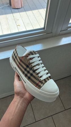 Burberry shoes