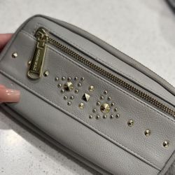 Gray/gold wallet