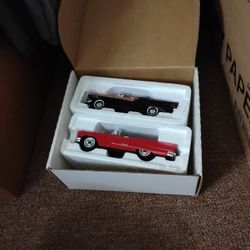 2 Antic Cars