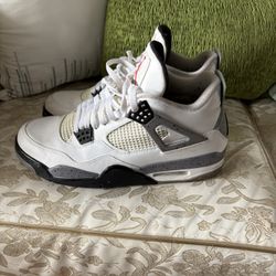 Air Jordan Retro 4s White Cement Size 10.5