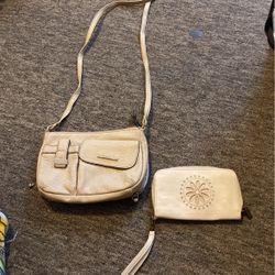 Jaclyn Smith Handbag INCLUDES MATCHING WALLET-Beige