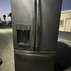 GE Stainless Steel French Doors Refrigerator Fully Functional 