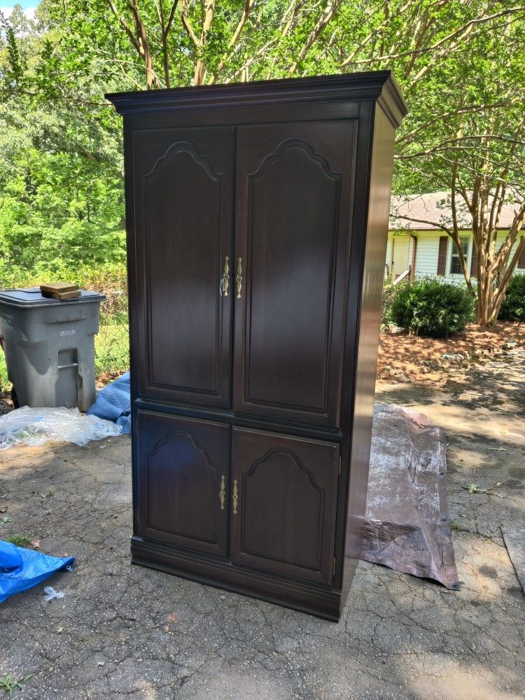 TV Stand/Armoire