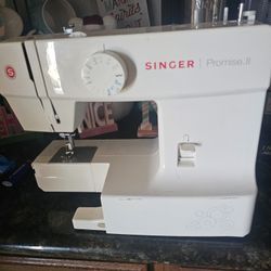 Singer Promice II