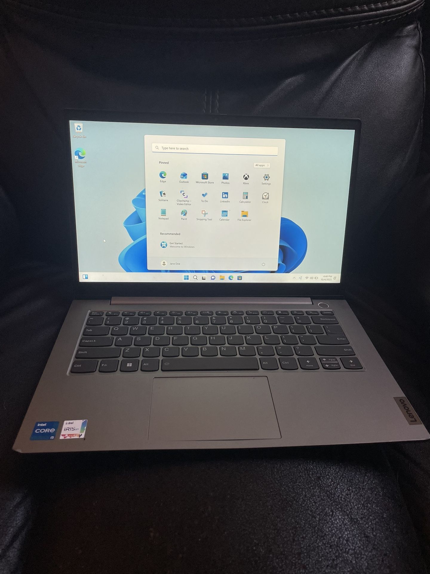 Lenovo touchscreen Windows 11Pro 16GB ram 256GB SSD 2023 Model